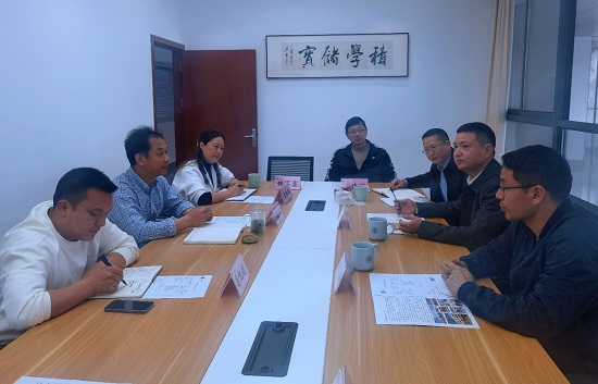 慶元職高校領(lǐng)導(dǎo)赴松陽職業(yè)中專開展學(xué)習(xí)交流活動(dòng).jpg
